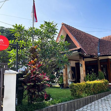 Roemah Renjana Bandung Bed & Breakfast ภายนอก รูปภาพ
