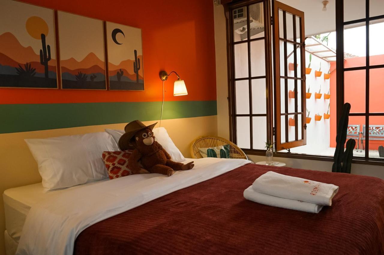 Roemah Renjana Bandung Bed & Breakfast ภายนอก รูปภาพ