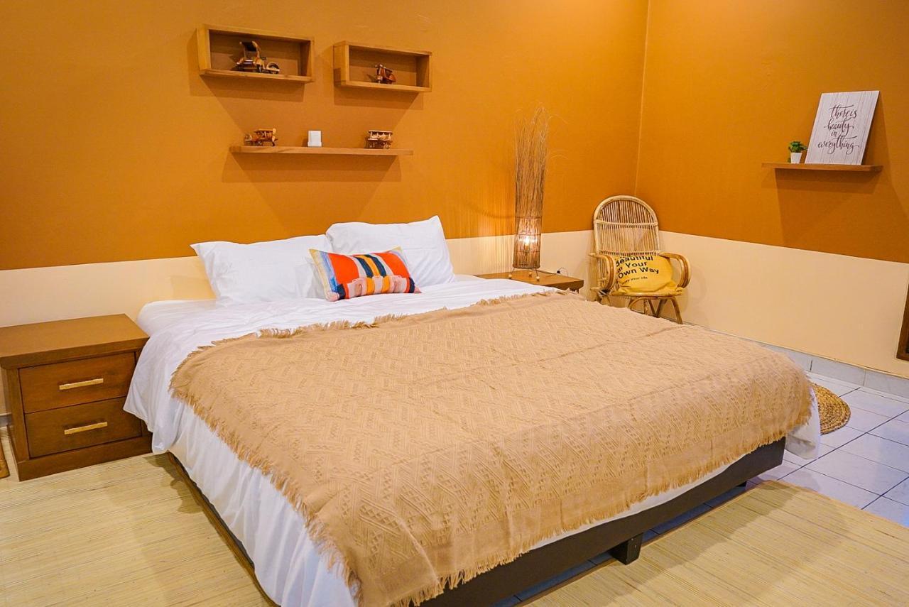 Roemah Renjana Bandung Bed & Breakfast ภายนอก รูปภาพ