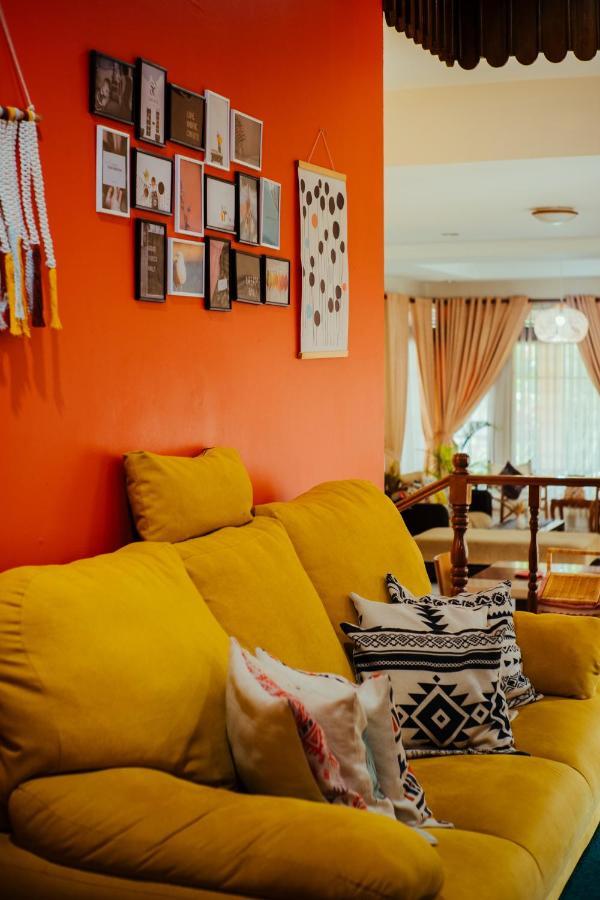 Roemah Renjana Bandung Bed & Breakfast ภายนอก รูปภาพ