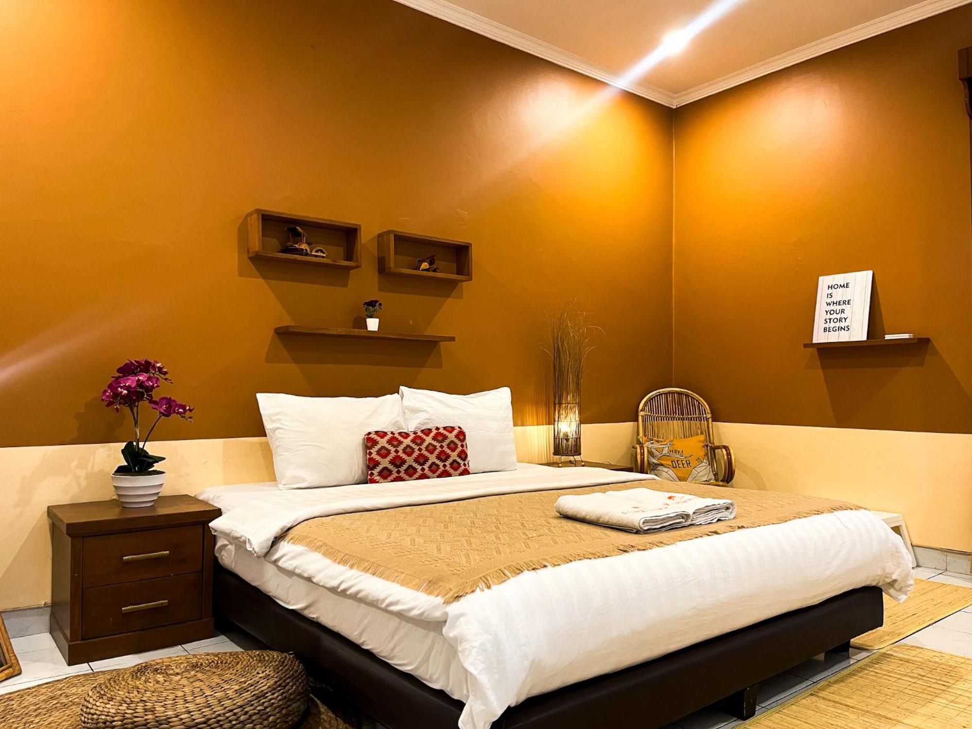 Roemah Renjana Bandung Bed & Breakfast ภายนอก รูปภาพ