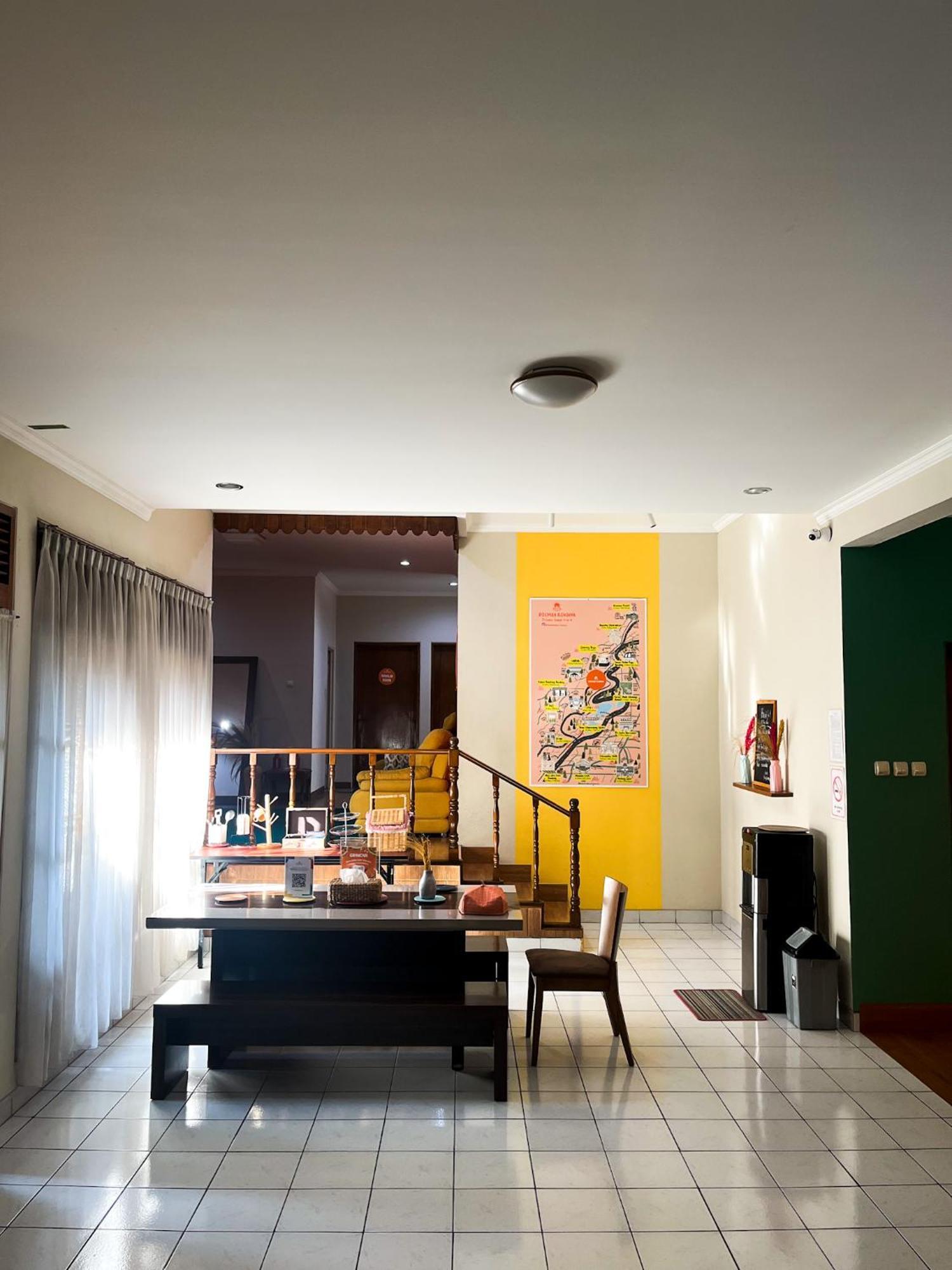 Roemah Renjana Bandung Bed & Breakfast ภายนอก รูปภาพ